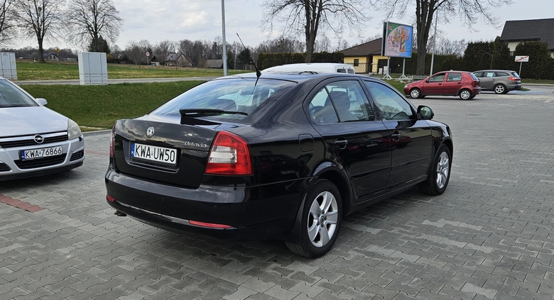 Skoda Octavia cena 26900 przebieg: 230000, rok produkcji 2010 z Wadowice małe 79